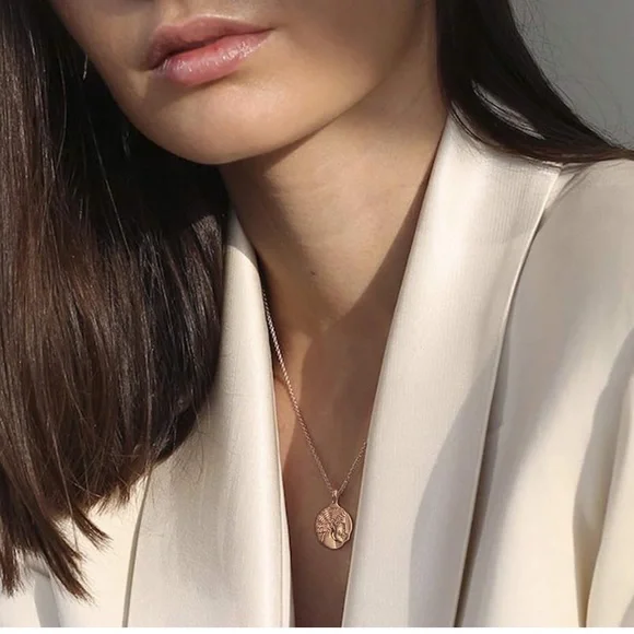 NEW 18K Gold Plated Gold Medallion Pendant Necklace